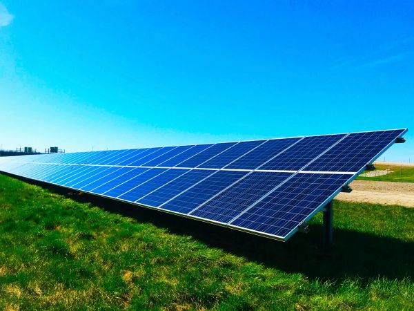 Les avantages incontournables d’un investissement en panneaux solaires